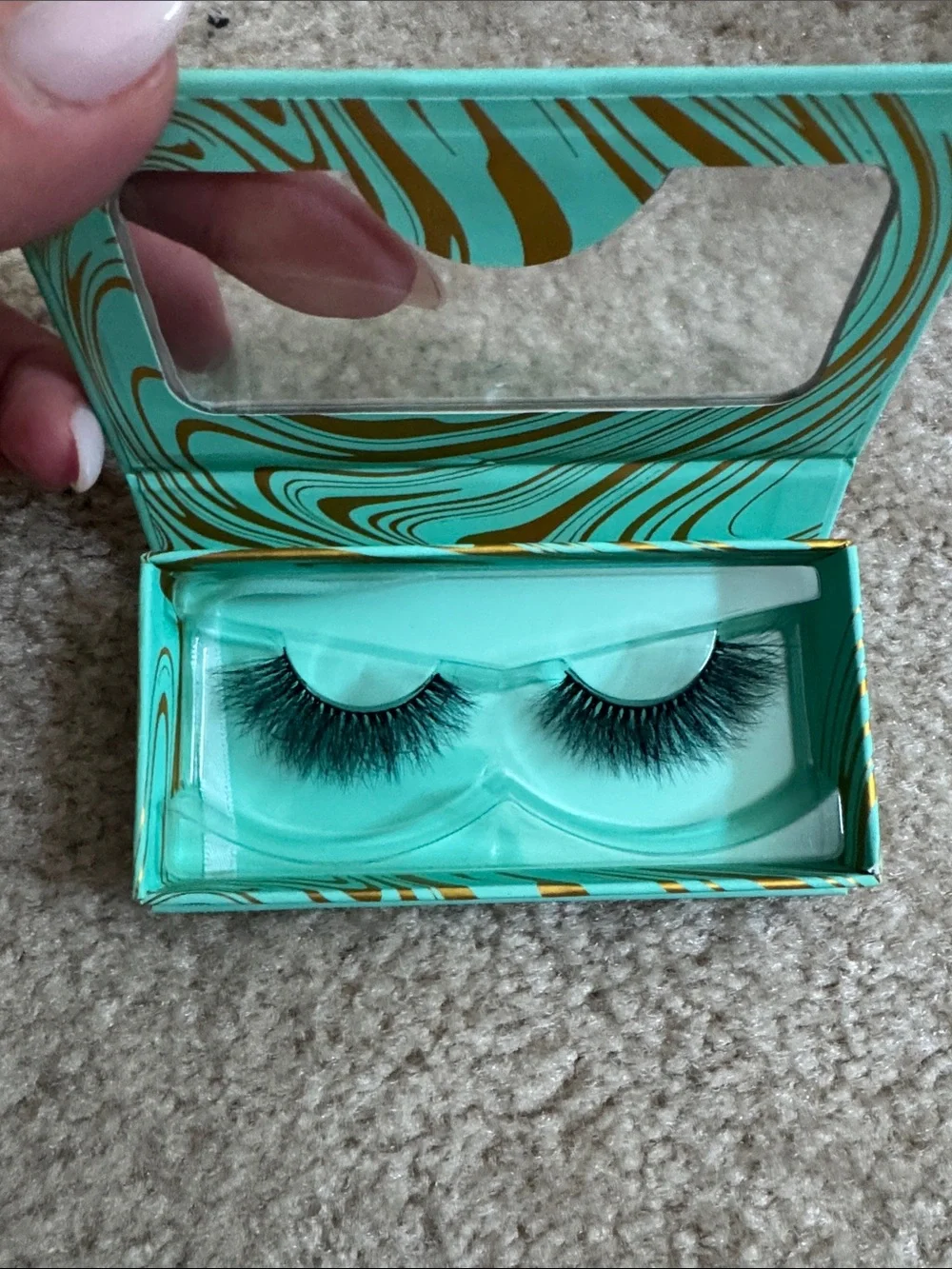 Lashbox LA tigress lashes
